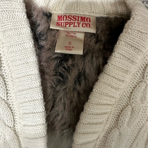 Furry Vest (kid Small) - Picture 2 of 5